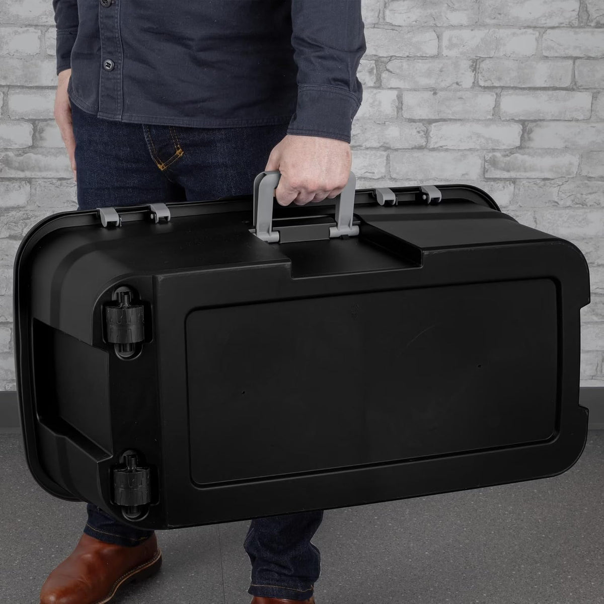 Wheeled Storage Trunk 22 Gallon with Lockable Wheels and Handle H23736