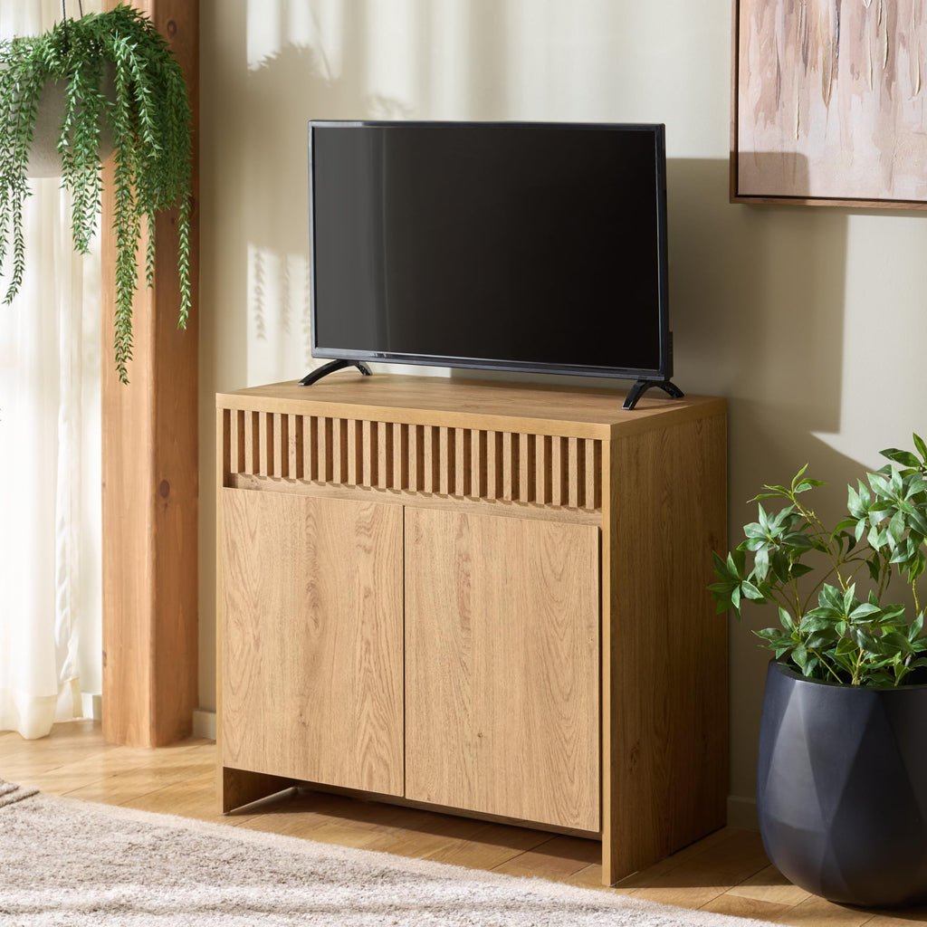 Oak 2-Door Media Stand E151