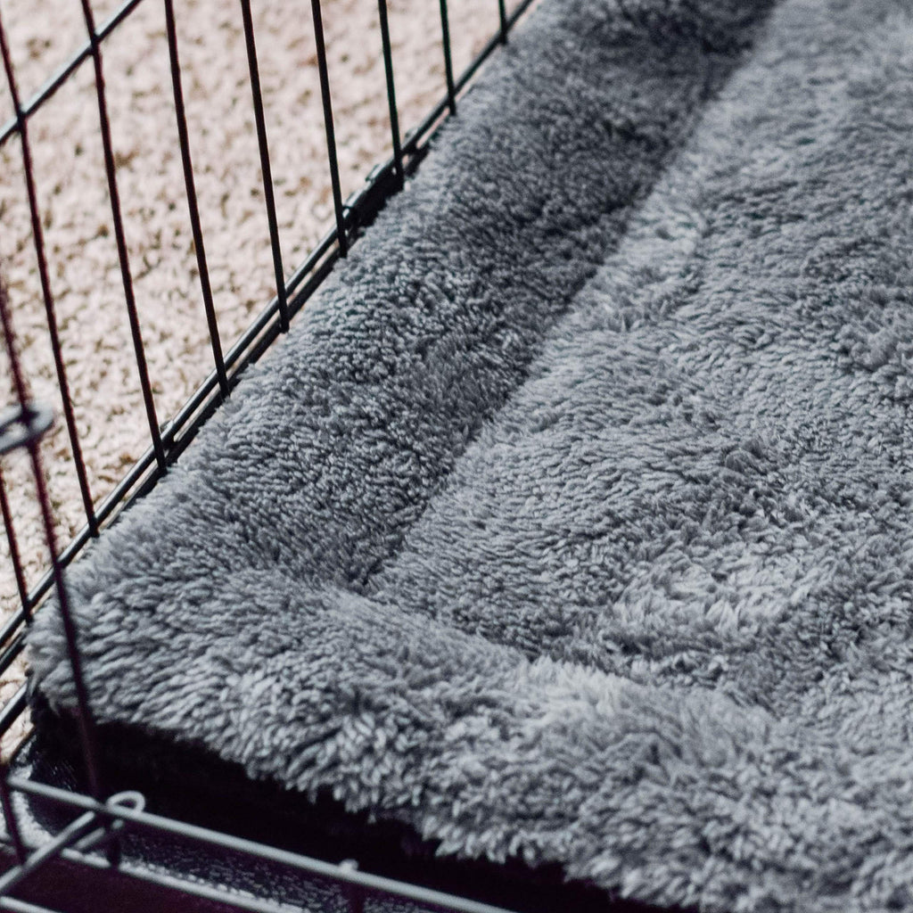 Self-Warming Cat Bed Pad Small 21 X 17 Gray Black M8378